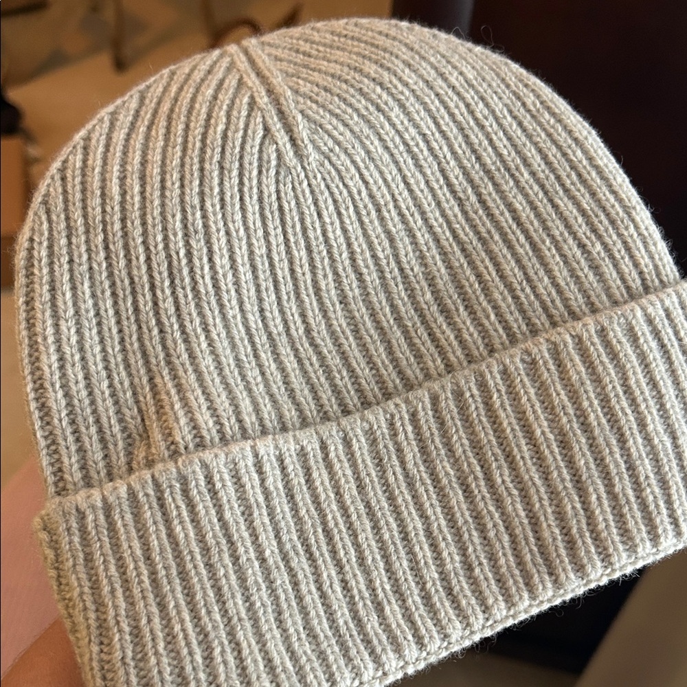 NWT Cozy Ribbed Cashmere Beanie